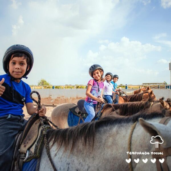 Cena pro-fondos para la Temporada Social